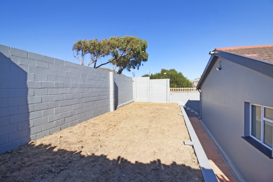 To Let 3 Bedroom Property for Rent in Sunnydale Western Cape